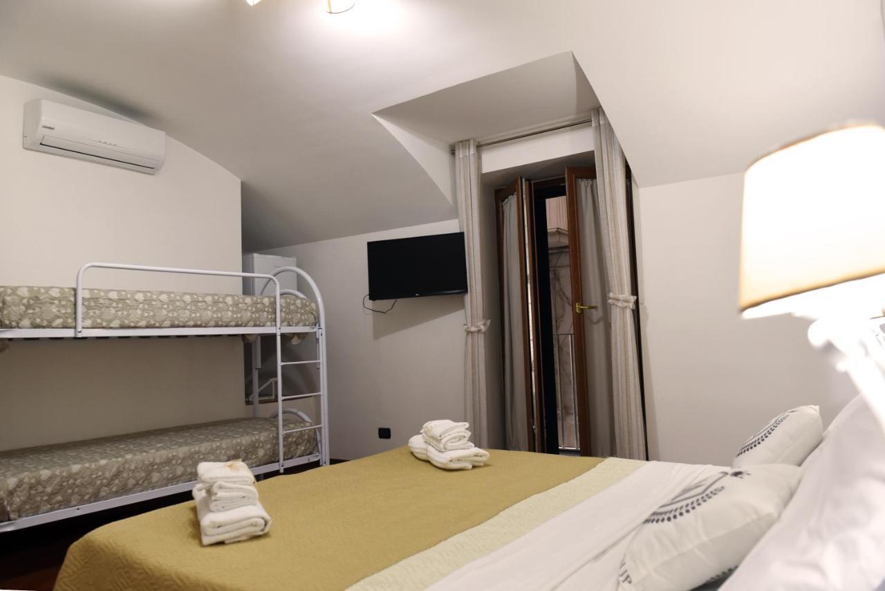 Montesantogroup Sorrento Room เนเปิลส์ ภายนอก รูปภาพ
